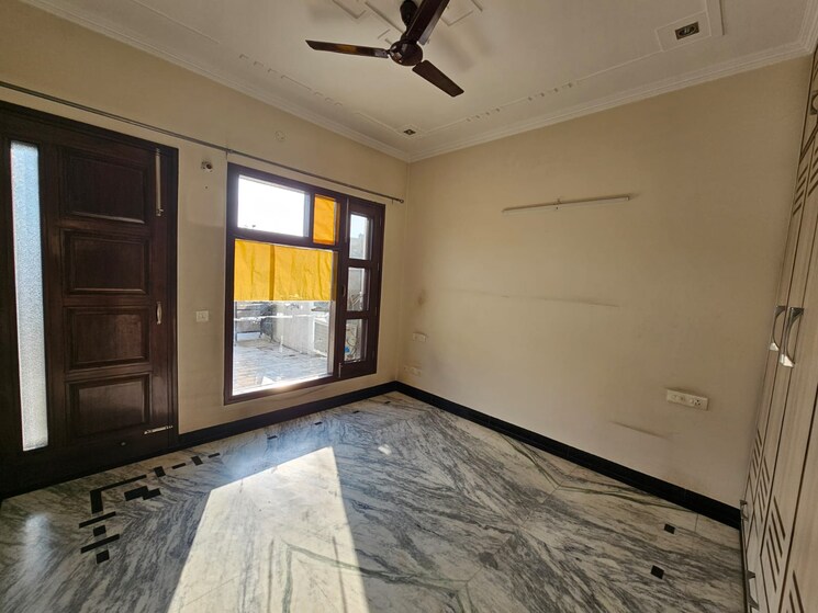 Room, sector 8 3 Bedroom 2200 Sq.Ft. Independent House In Sector 8 Panchkula 9462744