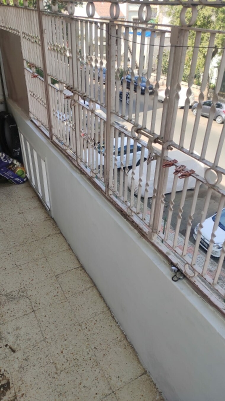 Balcony, satellite 3 Bedroom 1350 Sq.Ft. Apartment In Satellite Ahmedabad 9462816