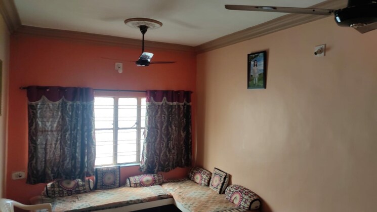 Living Room, satellite 3 Bedroom 1350 Sq.Ft. Apartment In Satellite Ahmedabad 9462816