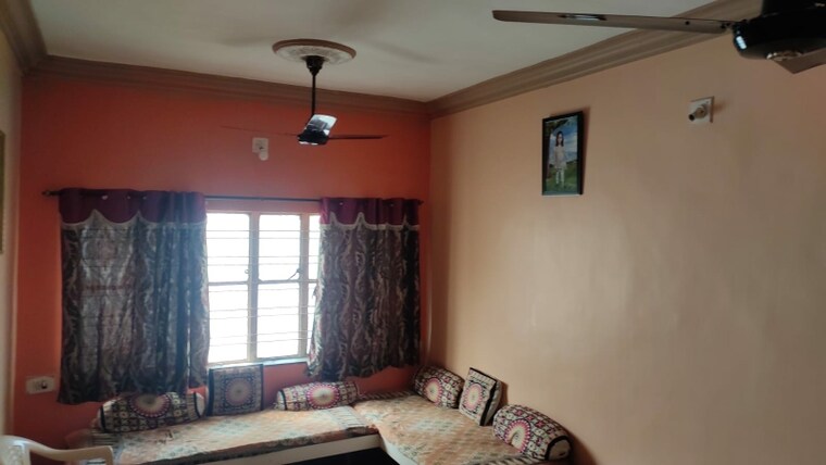Living Room, satellite 3 Bedroom 1350 Sq.Ft. Apartment In Satellite Ahmedabad 9462816