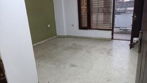 Room in 2 BHK Builder Floor at Vivek Vihar – for Rent