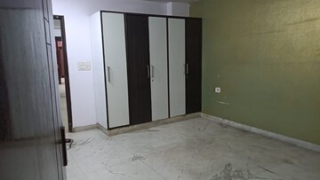 Room in 2 BHK Builder Floor at Vivek Vihar – for Rent
