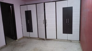 Room in 2 BHK Builder Floor at Vivek Vihar – for Rent