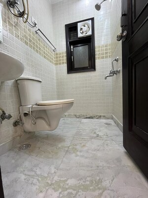 Attached Bathroom in 2 BHK Builder Floor at Kalkaji – for Rent
