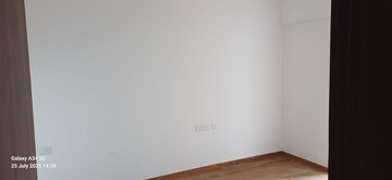 Room in 2 BHK Apartment at Krisala 41 Cosmo, Tathawade – for Rent