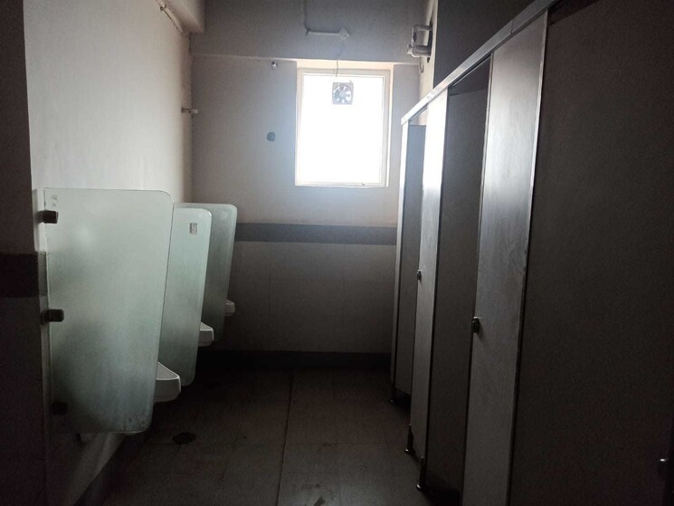 Bathroom, chandigarh-citi-center 1 Bedroom 850 Sq.Ft. Apartment In Vip Road Zirakpur 9462815