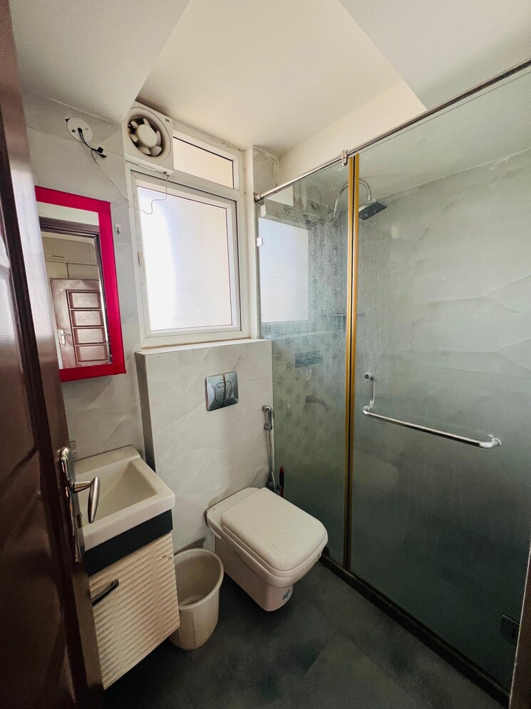 Bathroom, chattarpur 4 Bedroom 220 Sq.Yd. Builder Floor In Chattarpur Delhi 9462817