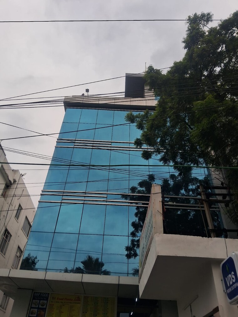 Balcony, sector 4 Commercial Office Space 800 Sq.Ft. In Sector 4 Noida 9462825