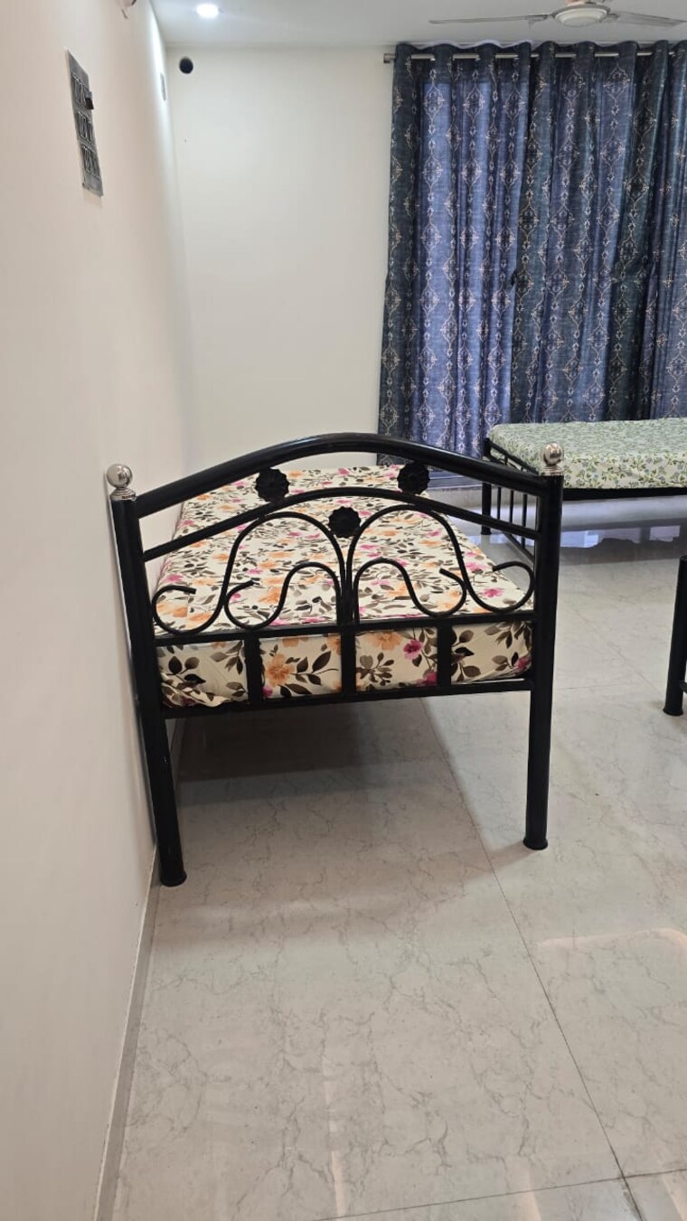 Bedroom, powai Pg For Boys & Girls In Powai 9462879