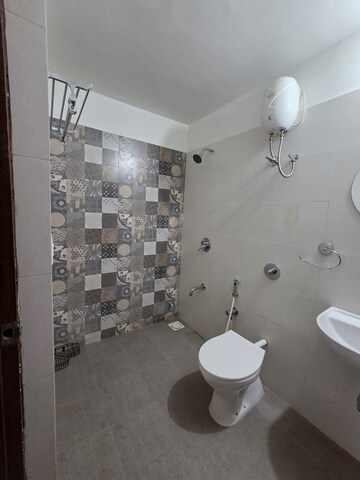 Bathroom in 3 BHK Apartment at Vishwanath Maher Homes 4, Shela – for Rent