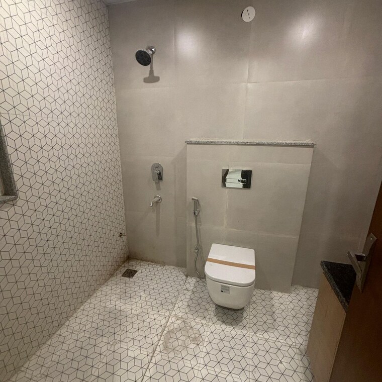 Bathroom, palam vihar 3 Bedroom 2100 Sq.Ft. Builder Floor In Palam Vihar Gurgaon 9462927