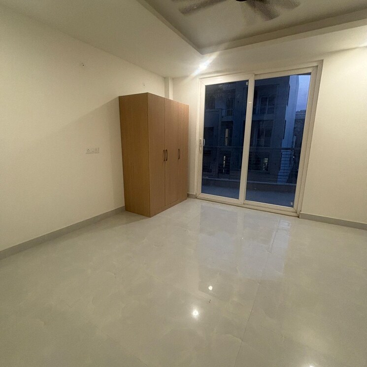 Room, palam vihar 3 Bedroom 2100 Sq.Ft. Builder Floor In Palam Vihar Gurgaon 9462927