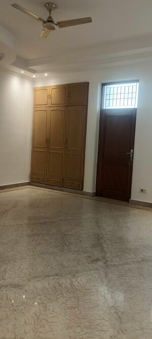 6+ BHK Villa For Rent in Sector 51