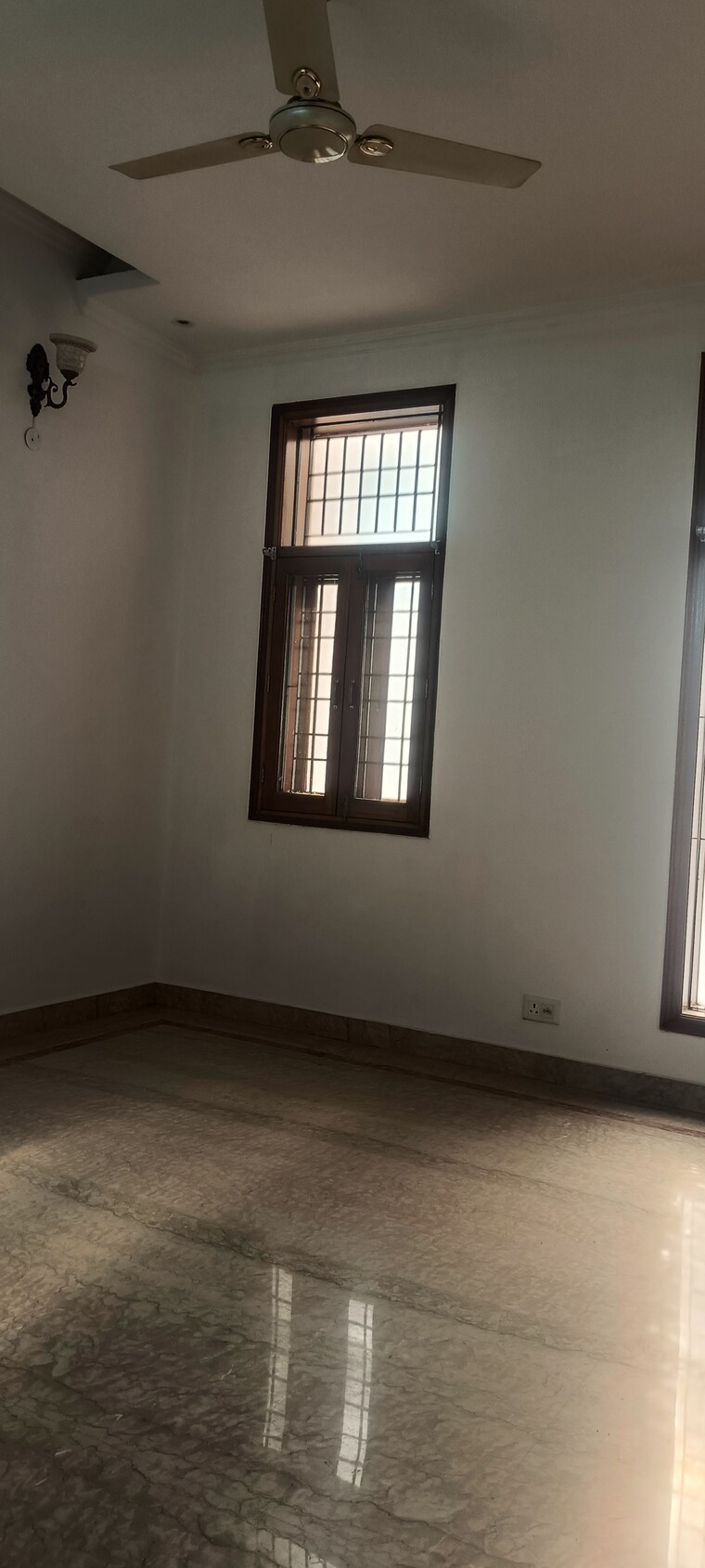 Room, sector 51 6+ Bedroom 450 Sq.Mt. Villa In Sector 51 Noida 9462910