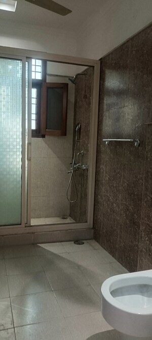 Bathroom in 6+ BHK Villa at Sector 51 – for Rent