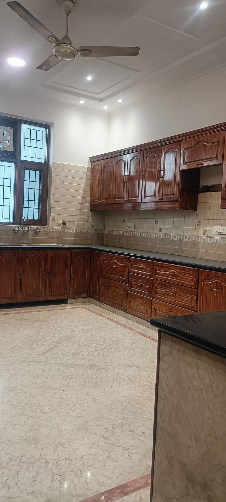 Kitchen, sector 51 6+ Bedroom 450 Sq.Mt. Villa In Sector 51 Noida 9462910