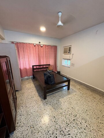 Living Room in 2 BHK Apartment at Santacruz West – for Rent