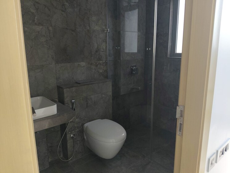 Bathroom, oberoi-sky-city 3 Bedroom 1073 Sq.Ft. Apartment In Borivali East Mumbai 9462920