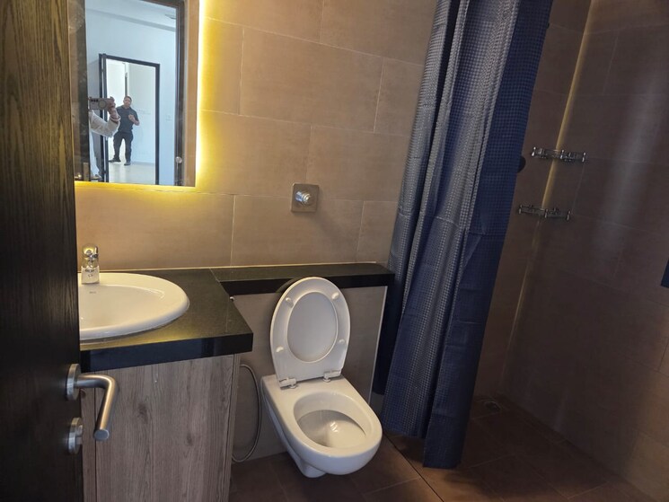 Bathroom, sobha-city-gurgaon 3 Bedroom 2002 Sq.Ft. Apartment In Sector 108 Gurgaon 9462945
