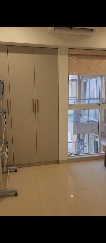 Room in 1 BHK Apartment at Lodha Upper Thane, Anjur – for Rent