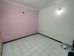 Room in 3 BHK Apartment at Thaltej – for Rent