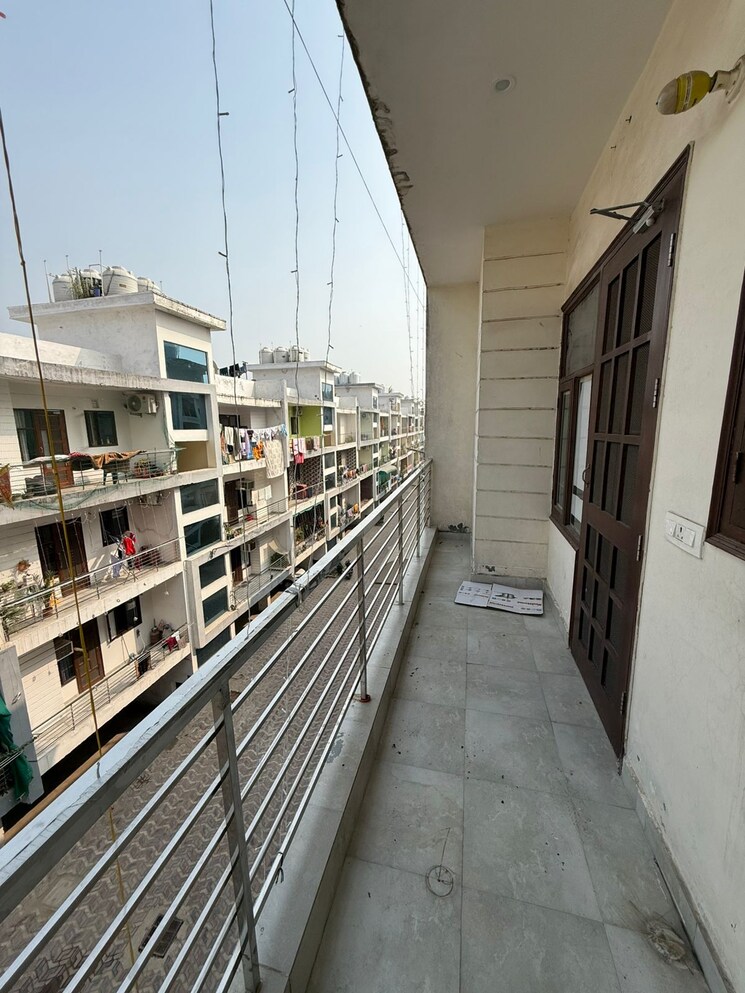 Balcony, pir machalla 3 Bedroom 990 Sq.Ft. Apartment In Pir Machalla Zirakpur 9463007