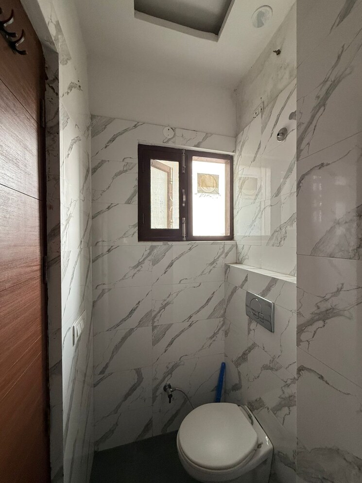 Bathroom, pir machalla 3 Bedroom 990 Sq.Ft. Apartment In Pir Machalla Zirakpur 9463007