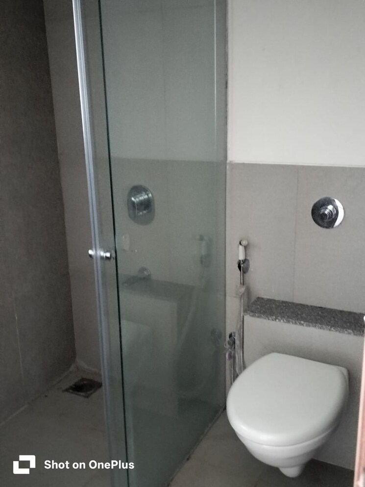 Bathroom, goel-ganga-acropolis 3 Bedroom 1500 Sq.Ft. Apartment In Baner Pune 9462985