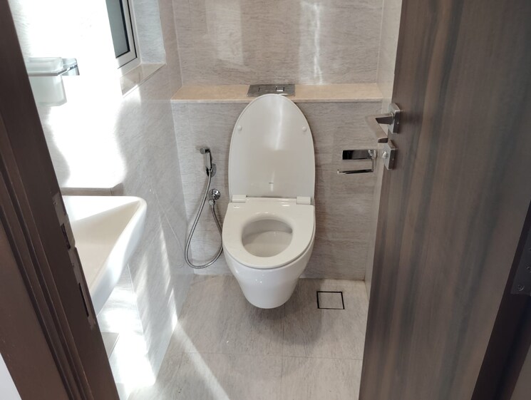 Bathroom, castle-rock 2 Bedroom 777 Sq.Ft. Apartment In Powai Mumbai 9463017