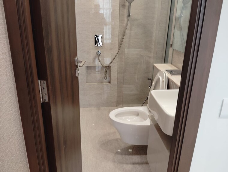 Bathroom, castle-rock 2 Bedroom 777 Sq.Ft. Apartment In Powai Mumbai 9463017