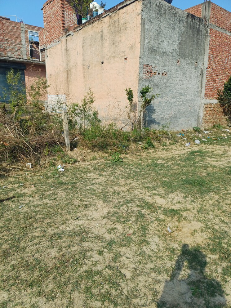 Garden, palla  90 Sq.Yd. Plot In Palla Faridabad 9463021