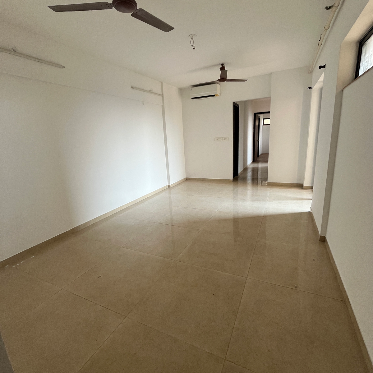 1.5 BHK Apartment For Sale in Lodha Palava City Lakeshore Greens