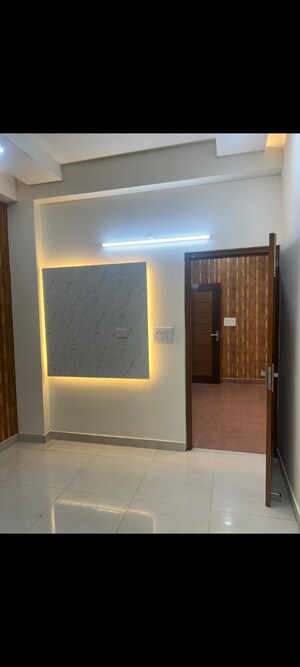 Room in 1 BHK Builder Floor at Shiv Ganga Apartments Vasundhara, Vasundhara Sector 4 – for Sale