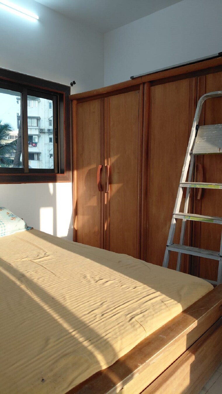 Room, bandra west 2 Bedroom 700 Sq.Ft. Apartment In Bandra West Mumbai 9463111