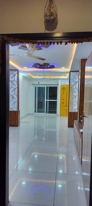 Room in 3 BHK Apartment at Ambience Courtyard, Manikonda – for Rent