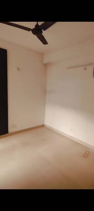 Room in 2 BHK Apartment at Supertech Ecovillage I, Sector 1 Greater Noida – for Rent