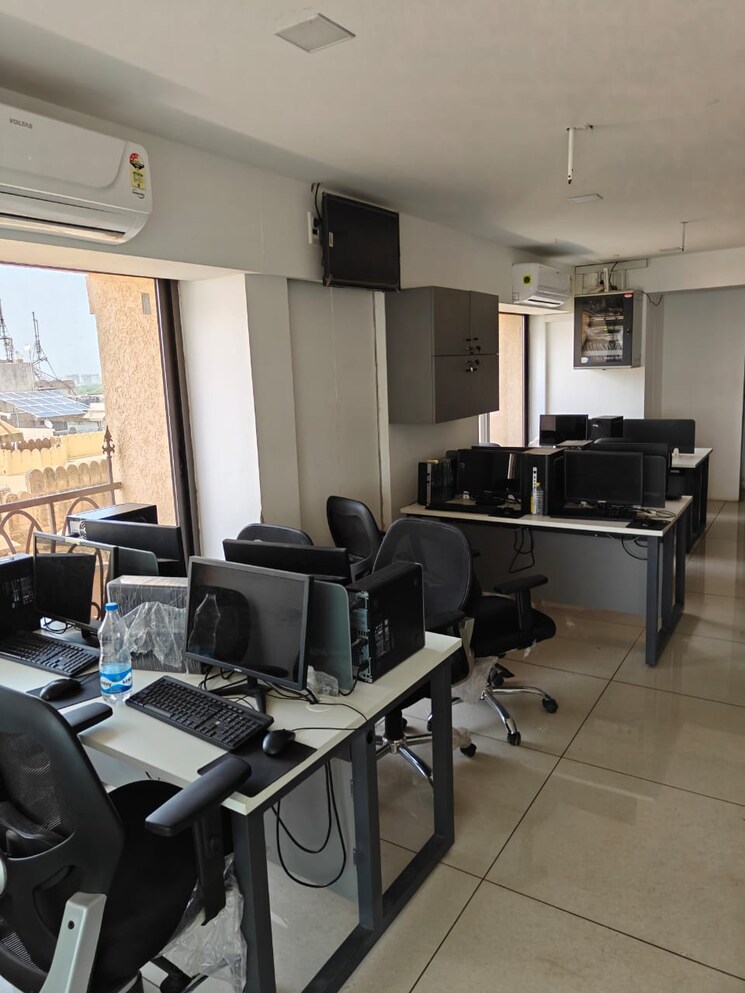 Team Area, narayan-krupal-pathshala Commercial Office Space 2450 Sq.Ft. In Ambawadi Ahmedabad 9463130