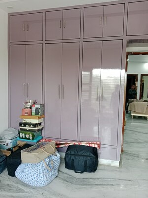 Parking in 3 BHK Builder Floor at Sector 18 – for Rent