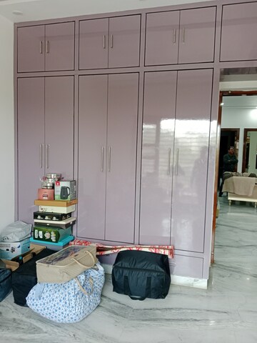 Parking in 3 BHK Builder Floor at Sector 18 – for Rent