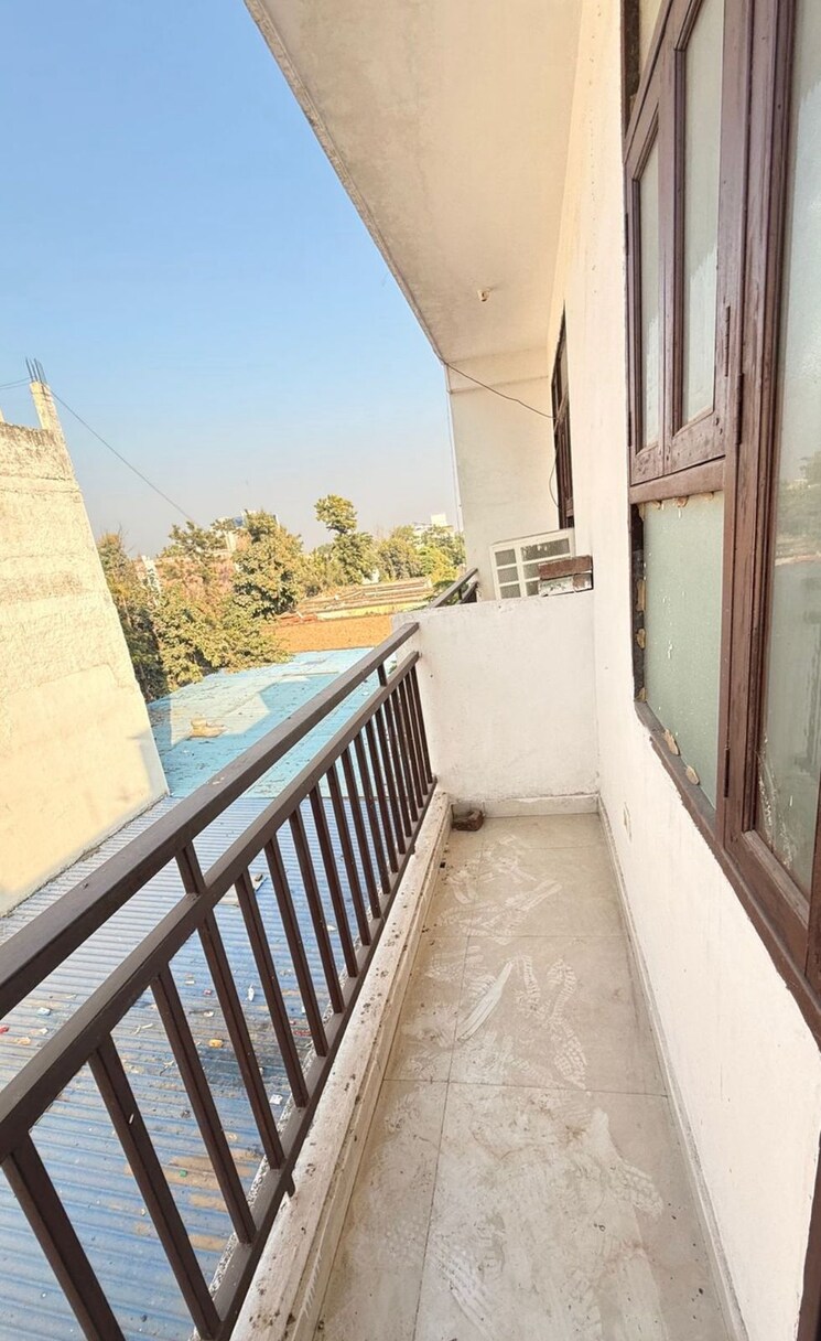 Balcony, saket 1 Bedroom 400 Sq.Ft. Builder Floor In Saket Delhi 9463175