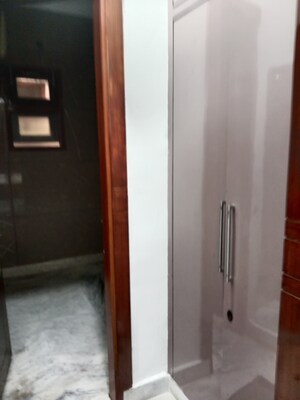 Building Lobby in 3 BHK Builder Floor at Sector 18 – for Rent