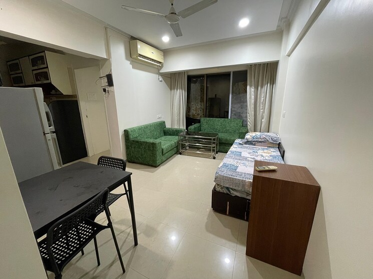 Team Area, khar west 1 Bedroom 500 Sq.Ft. Apartment In Khar West Mumbai 9463179