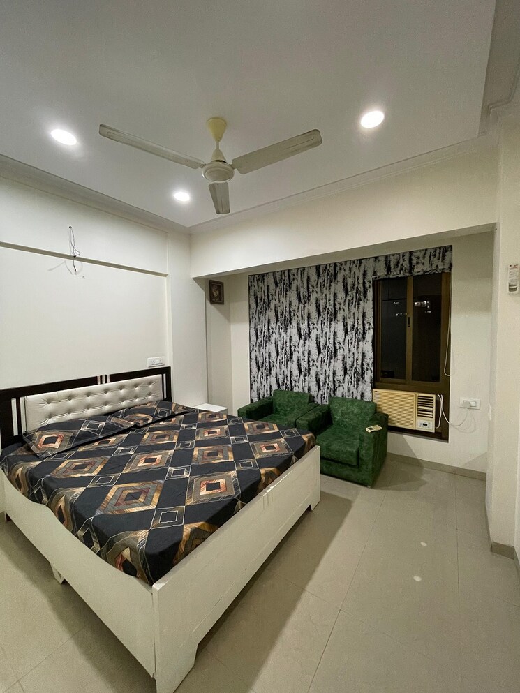 Team Area, khar west 1 Bedroom 500 Sq.Ft. Apartment In Khar West Mumbai 9463179