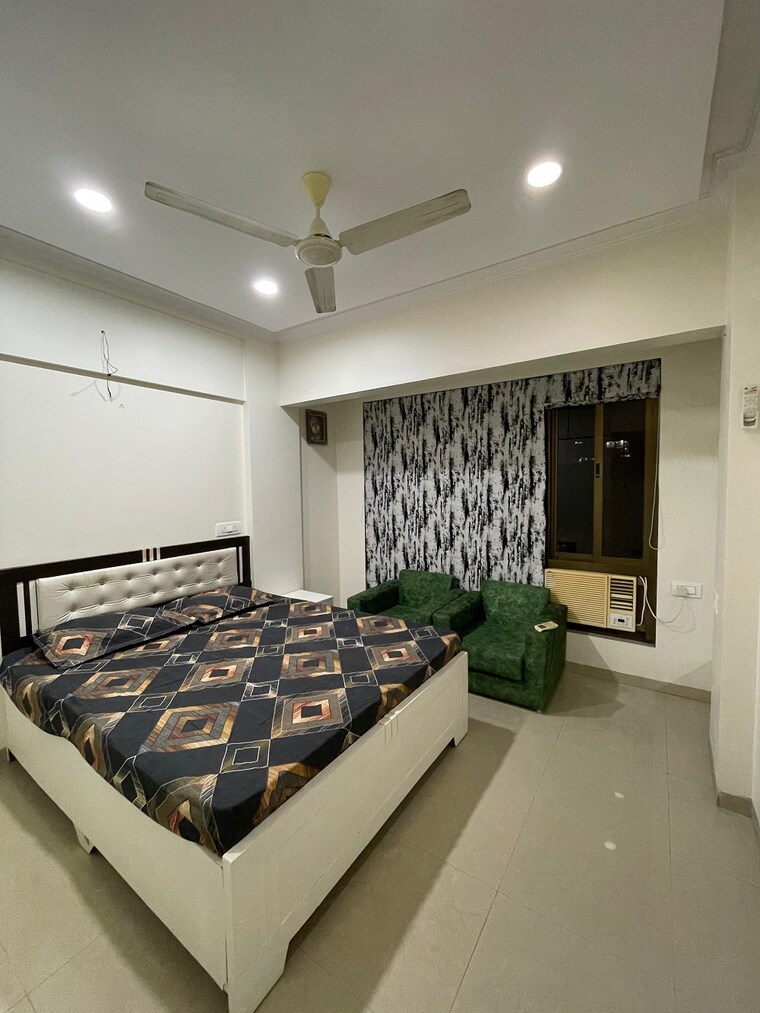Team Area, khar west 1 Bedroom 500 Sq.Ft. Apartment In Khar West Mumbai 9463179