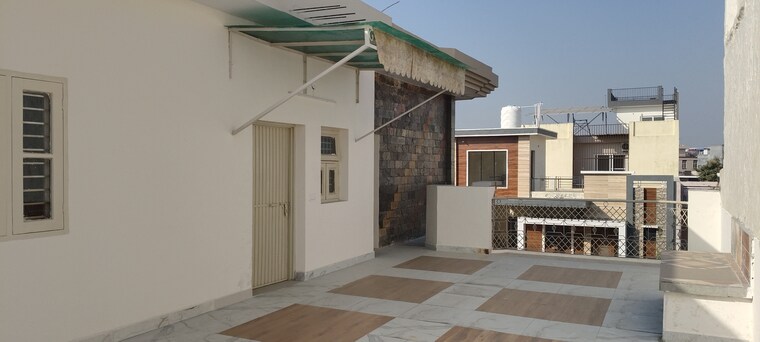 Room, lohgarh 5 Bedroom 4500 Sq.Ft. Independent House In Lohgarh Zirakpur 9463188