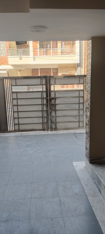 Parking in 5 BHK Independent House at Lohgarh – for Rent