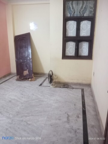 Room in 1.5 BHK Builder Floor at Mayur Vihar – for Rent