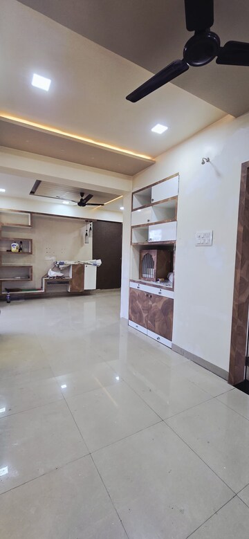 Room in 2 BHK Apartment at Sun City, Sinhagad Road – for Sale