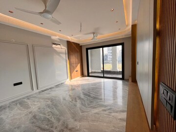 Room in 4 BHK Builder Floor at Elan Nirvana, Sector 50 – for Sale