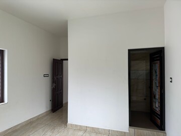 Room in 6+ BHK Independent House at Cheroor – for Sale